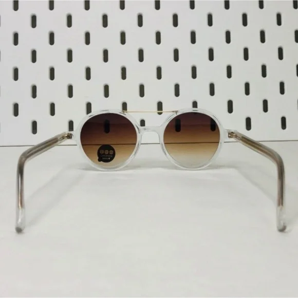 KOMONO Vivien Round Sunglasses, Clear/Gold. NEW. - www.i-nth.com display picture 3